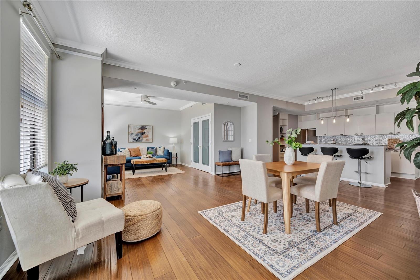 Image 17 of 39 For 226 5th Avenue N 605