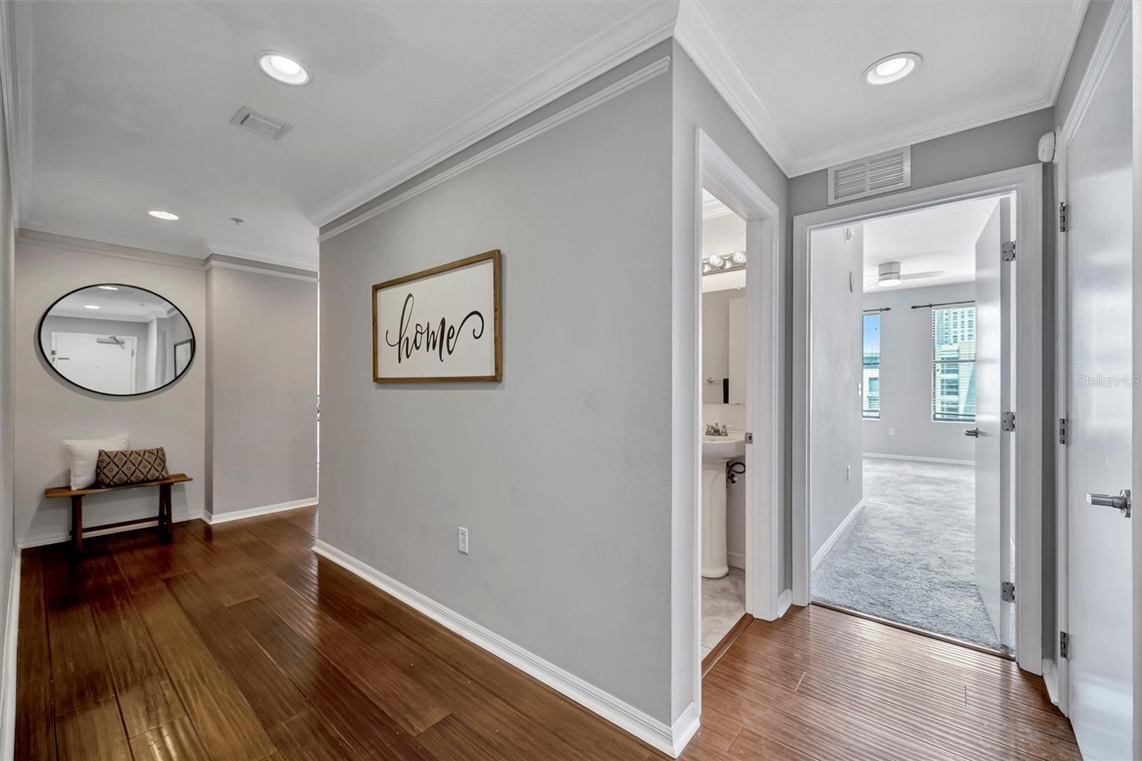 Image 6 of 39 For 226 5th Avenue N 605