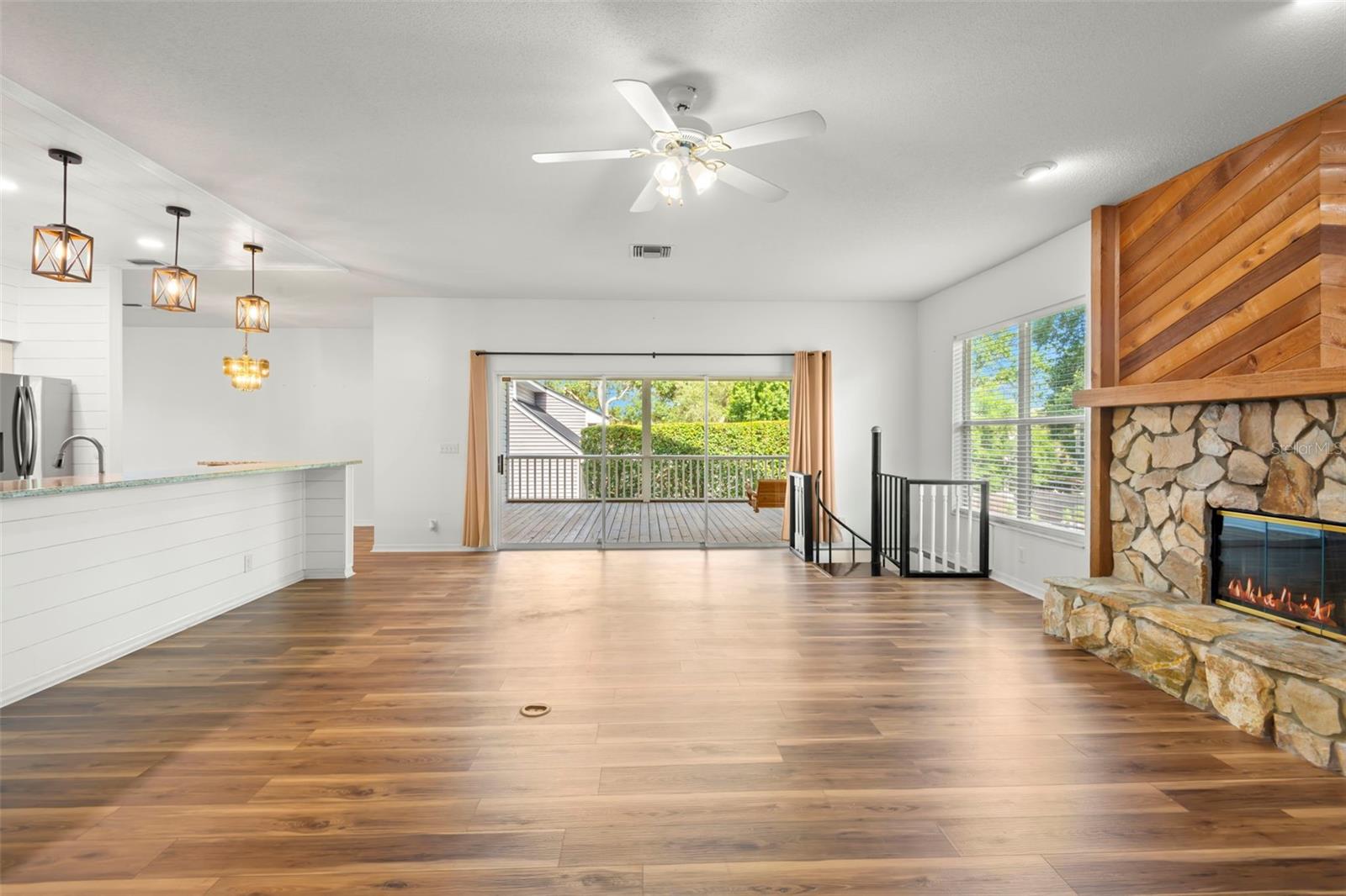 Image 16 of 36 For 859 Harbor Hill Drive