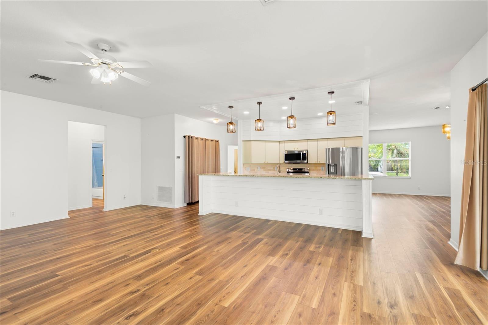 Image 17 of 36 For 859 Harbor Hill Drive