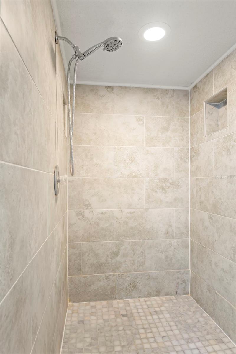 Image 20 of 36 For 859 Harbor Hill Drive