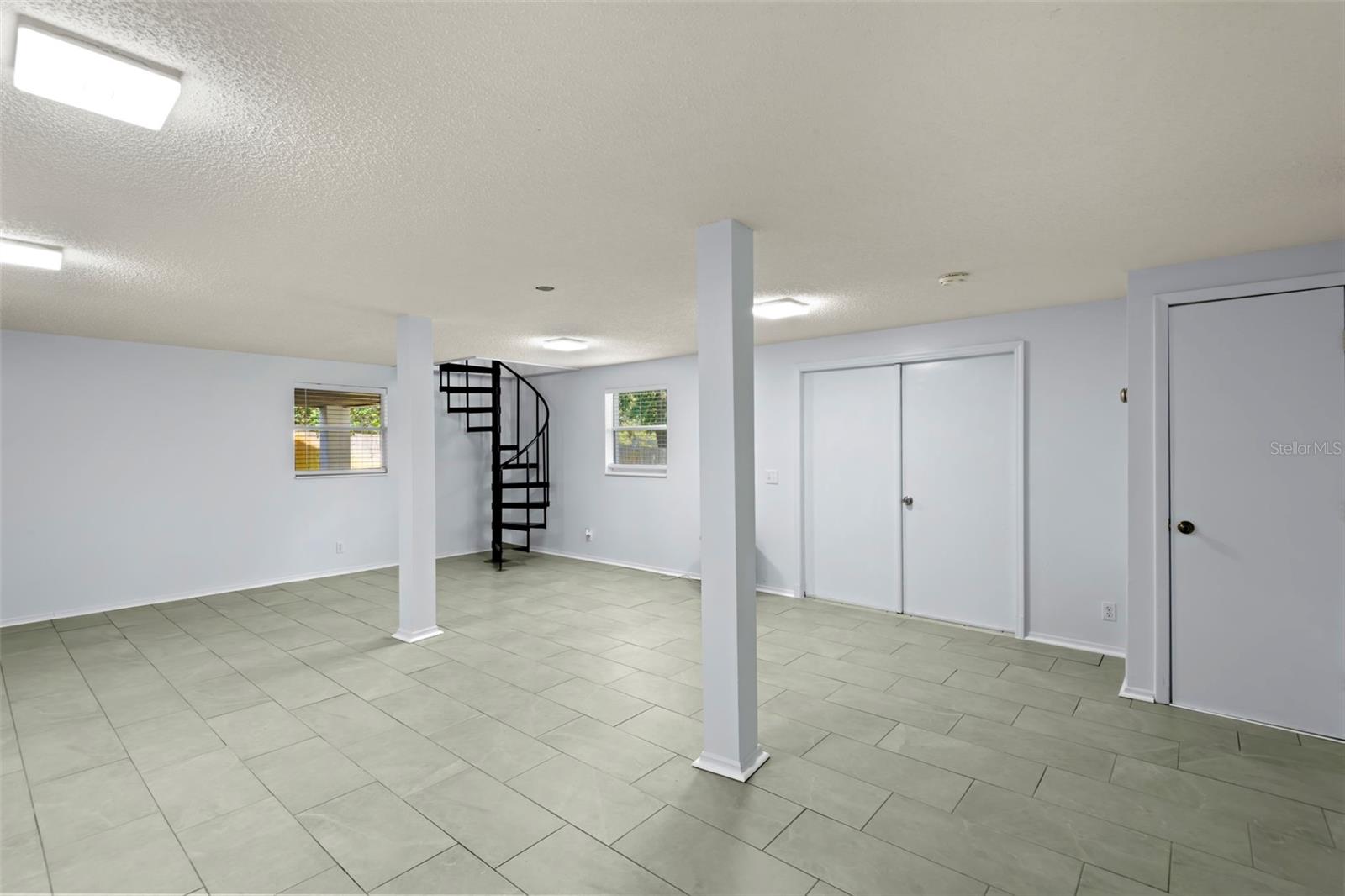 Image 33 of 36 For 859 Harbor Hill Drive