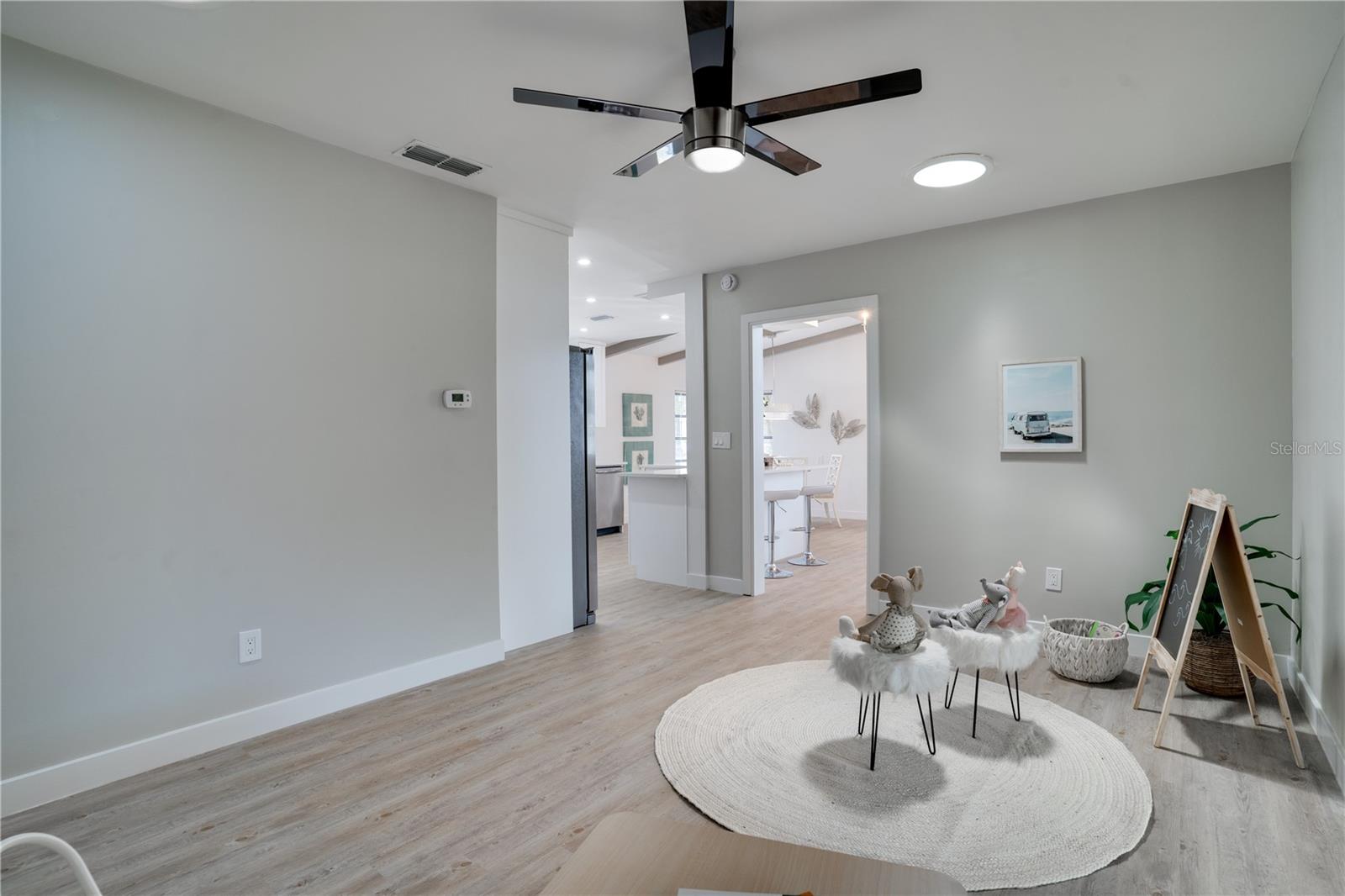 Image 12 of 42 For 1506 Winding Way W