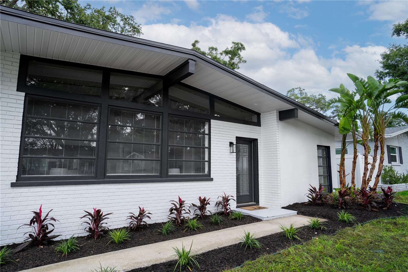 Image 4 of 42 For 1506 Winding Way W