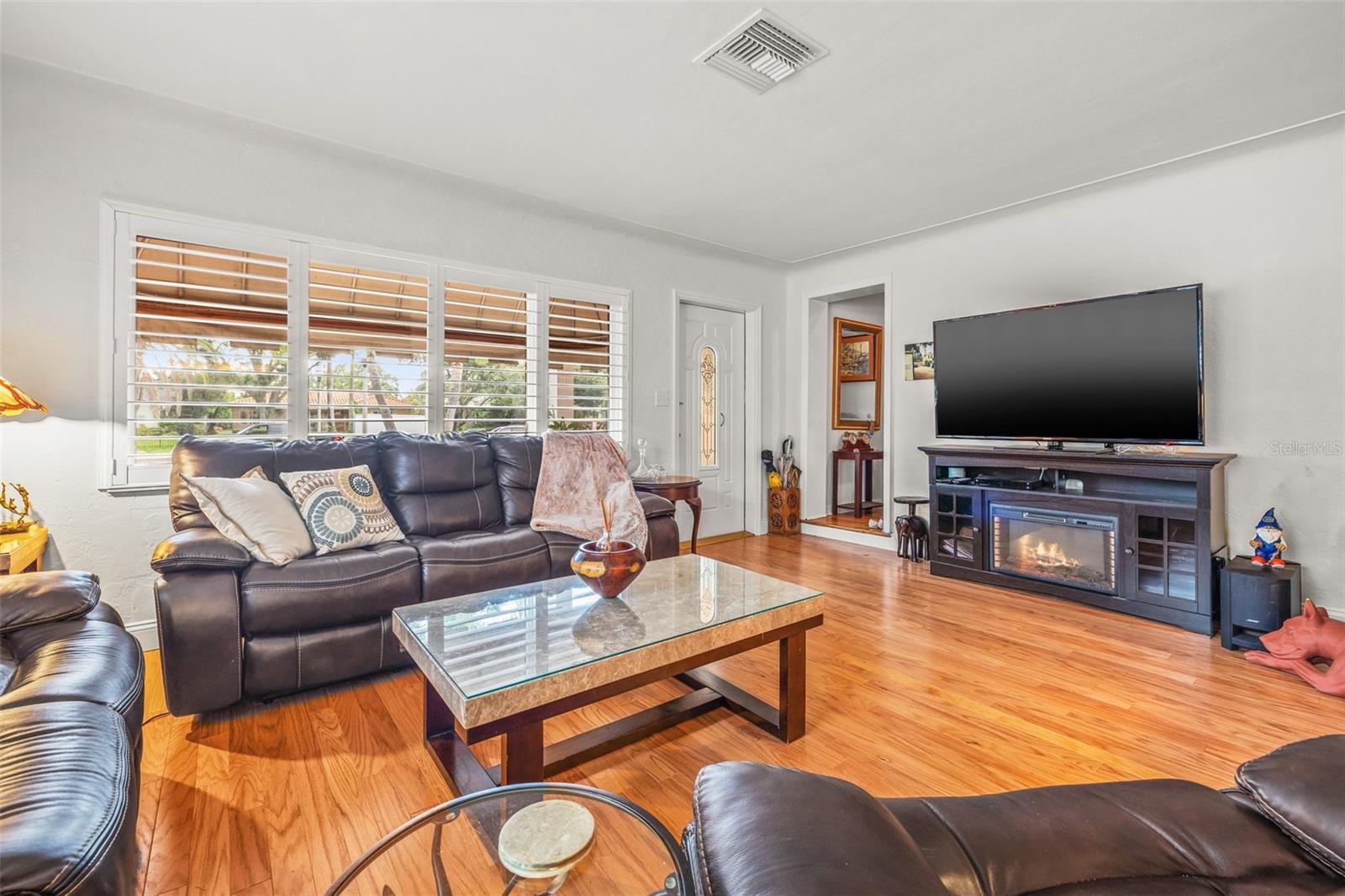 Image 3 of 38 For 243 Snell Isle Boulevard Ne