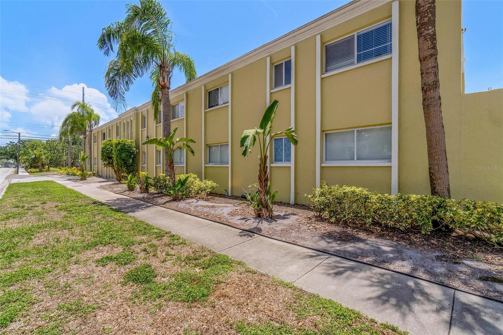 Image 15 of 15 For 3206 Azeele Street 120