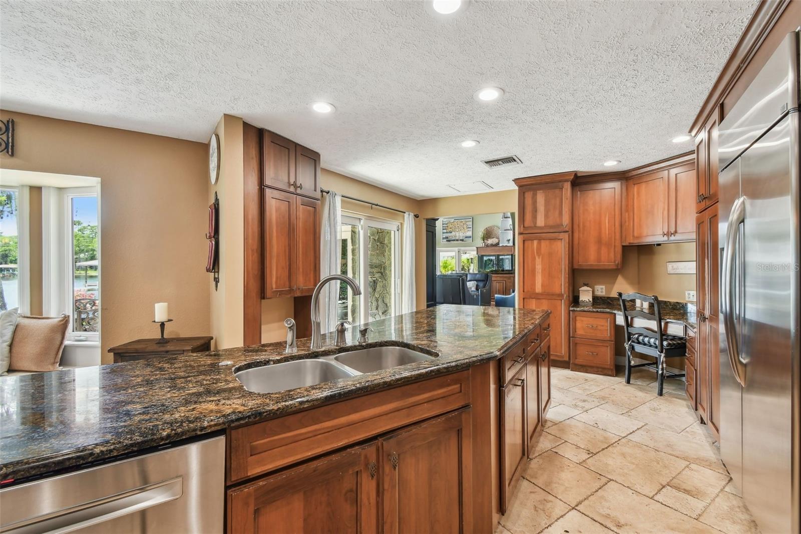 Image 22 of 100 For 16205 Sentry Woods Court