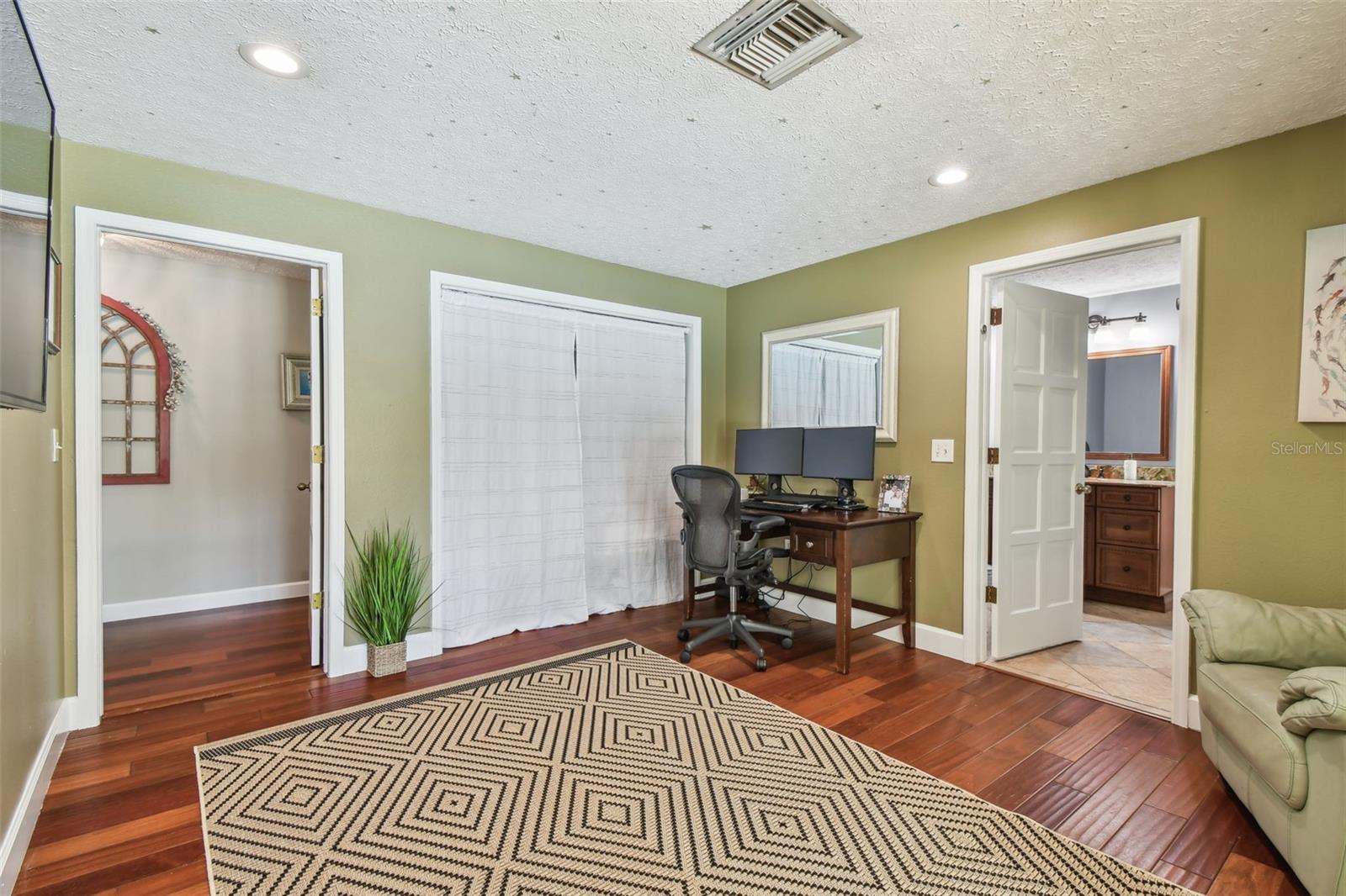 Image 49 of 100 For 16205 Sentry Woods Court