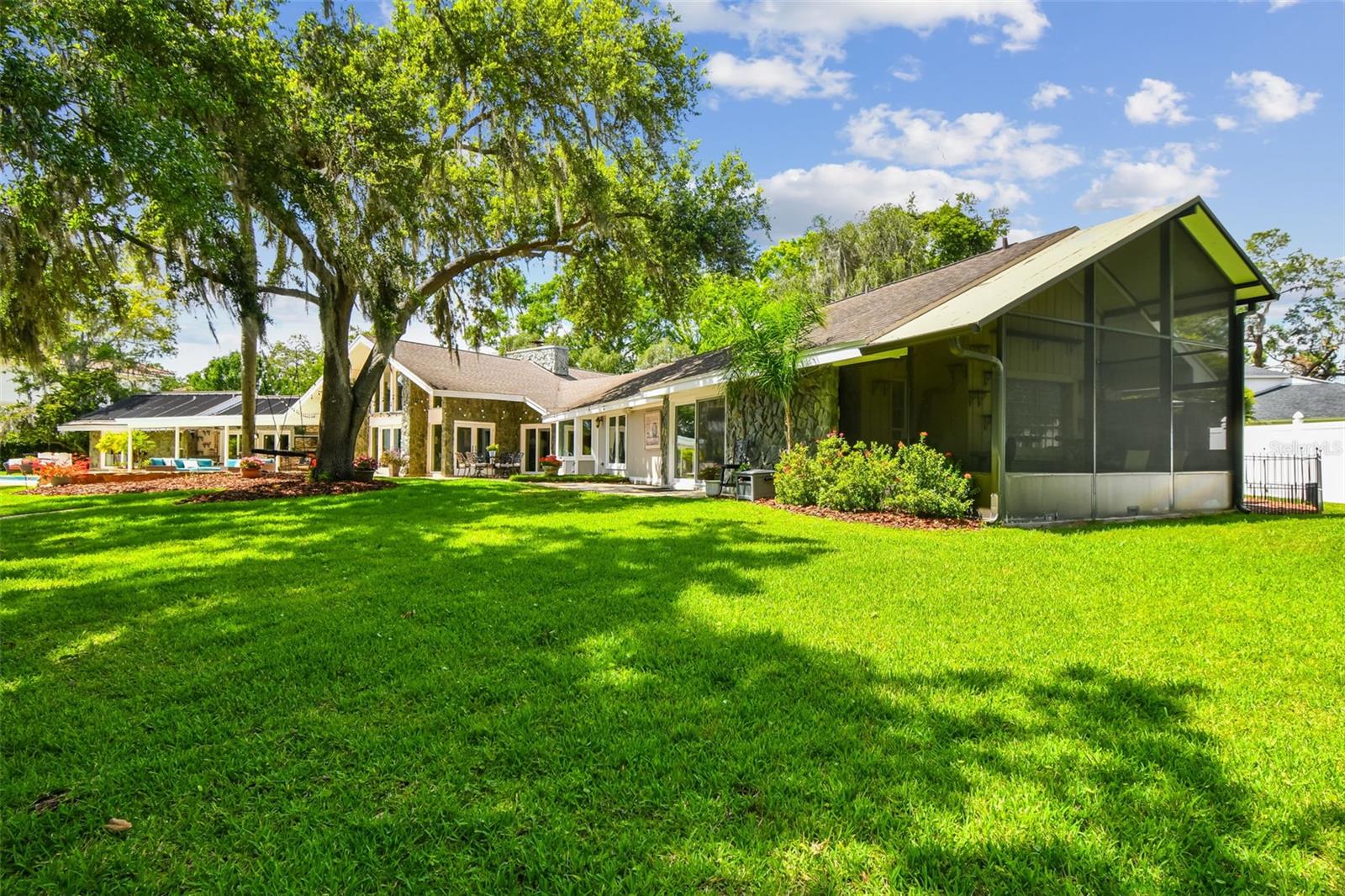 Image 64 of 100 For 16205 Sentry Woods Court
