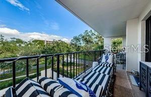 Image 32 of 42 For 150 Belleview Boulevard 403