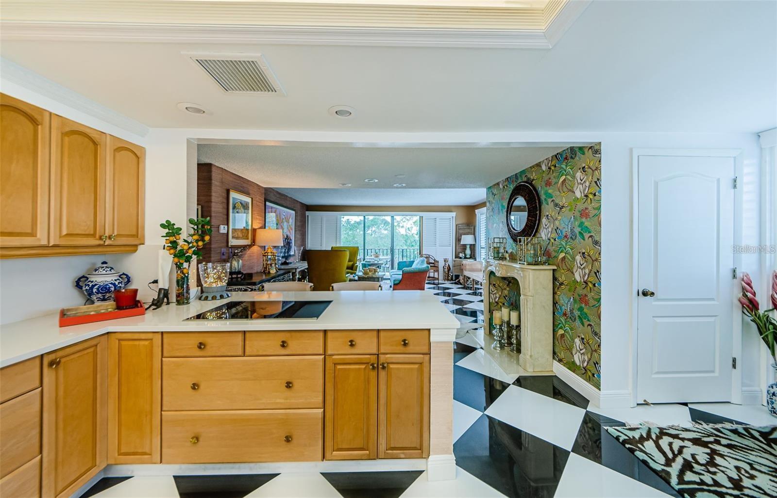 Image 6 of 42 For 150 Belleview Boulevard 403