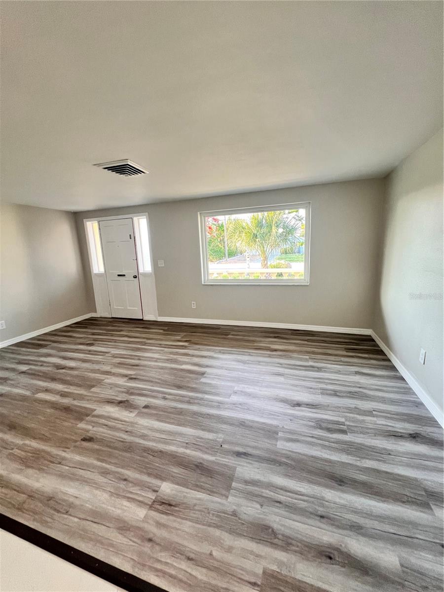 Image 11 of 21 For 3924 Headsail Drive