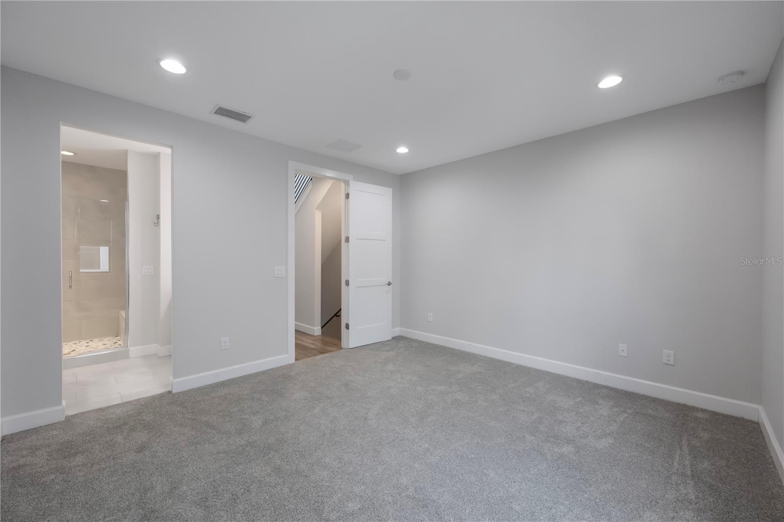 Image 25 of 49 For 1330 Gray Street 5