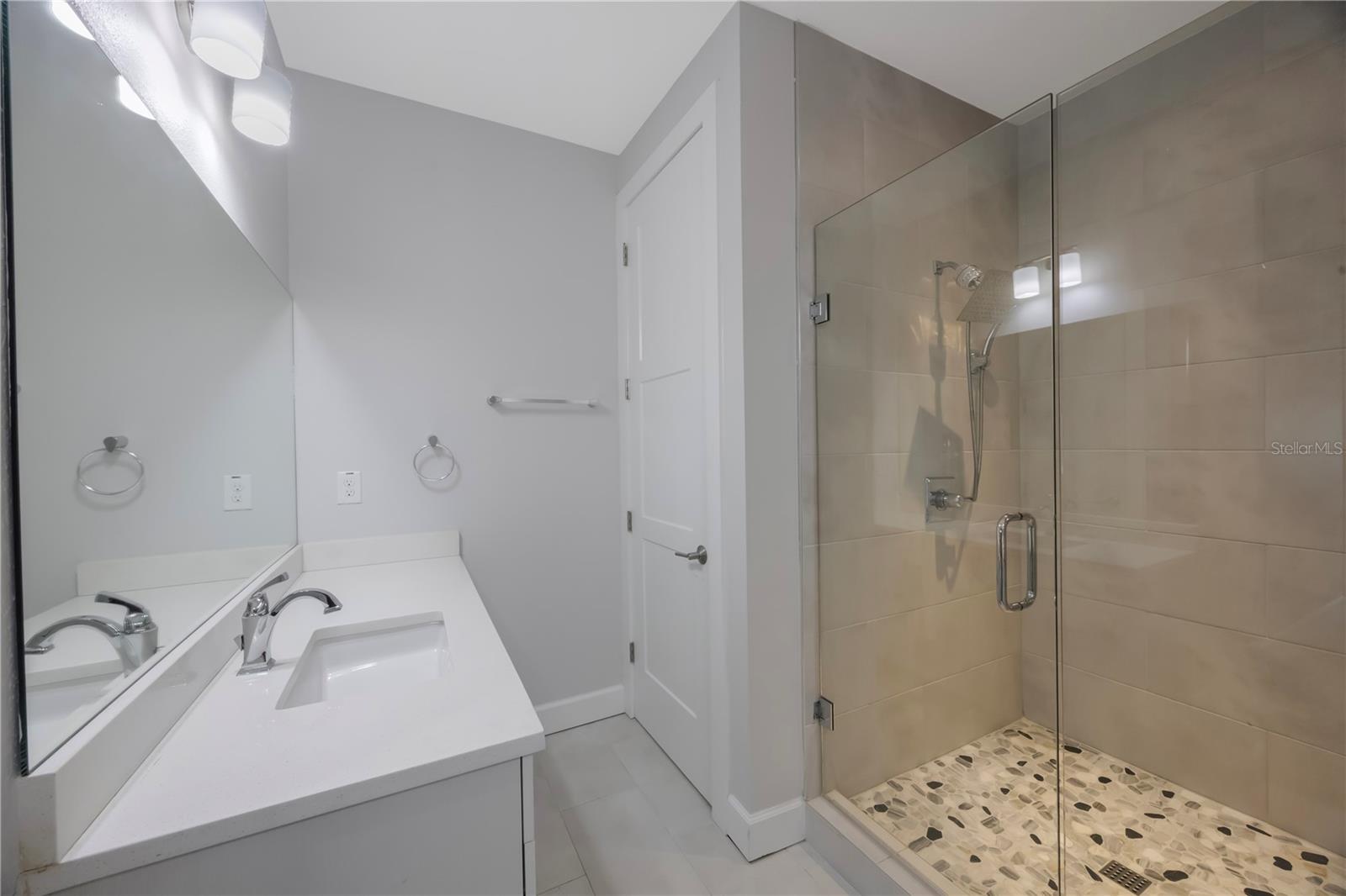 Image 27 of 49 For 1330 Gray Street 5