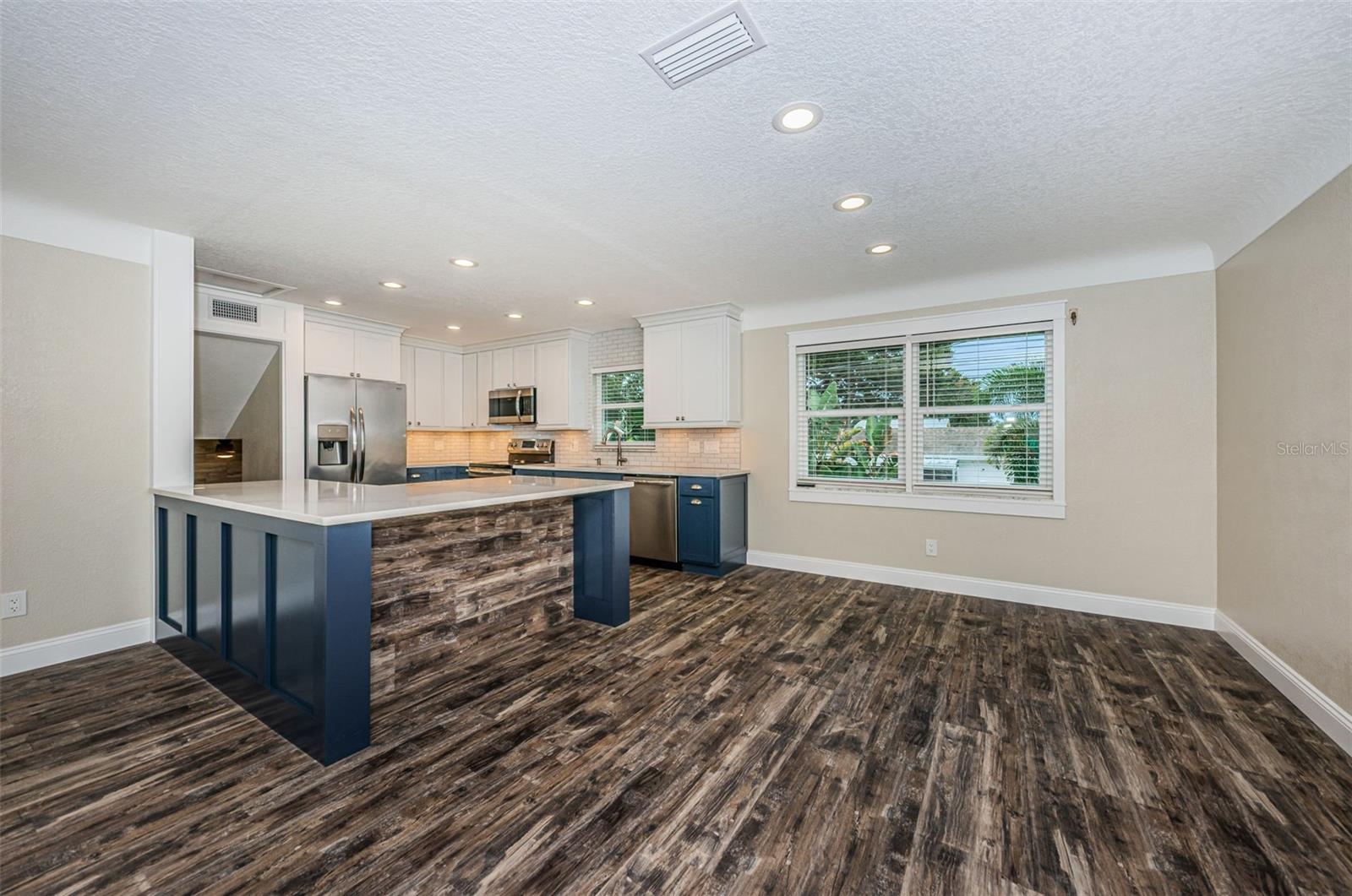 Image 15 of 56 For 13548 Bellewood Avenue