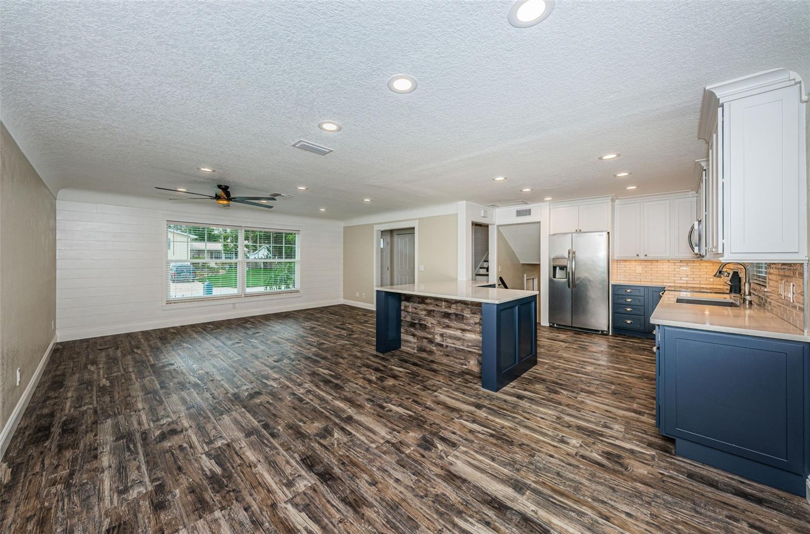 Image 16 of 56 For 13548 Bellewood Avenue