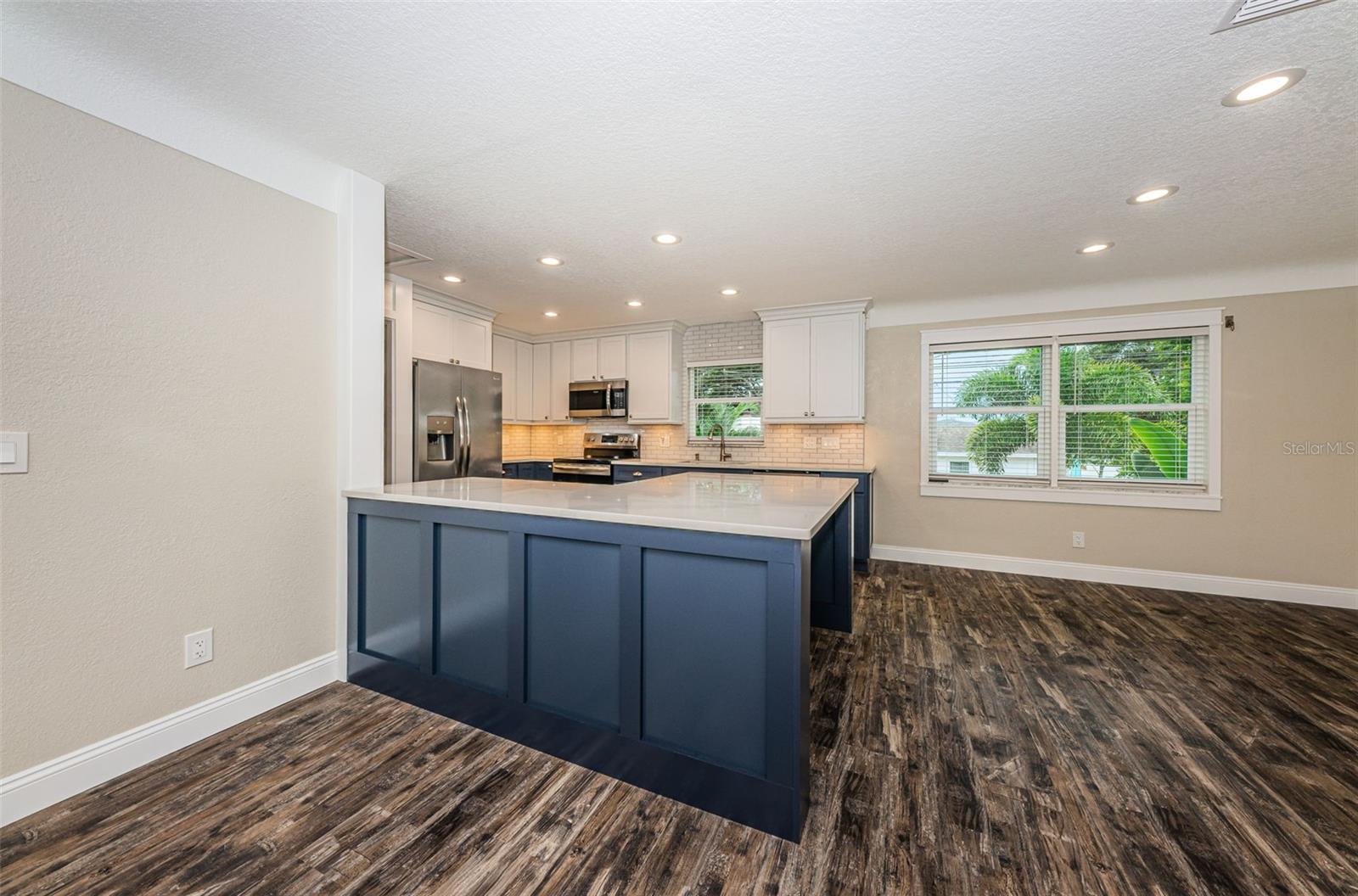 Image 17 of 56 For 13548 Bellewood Avenue