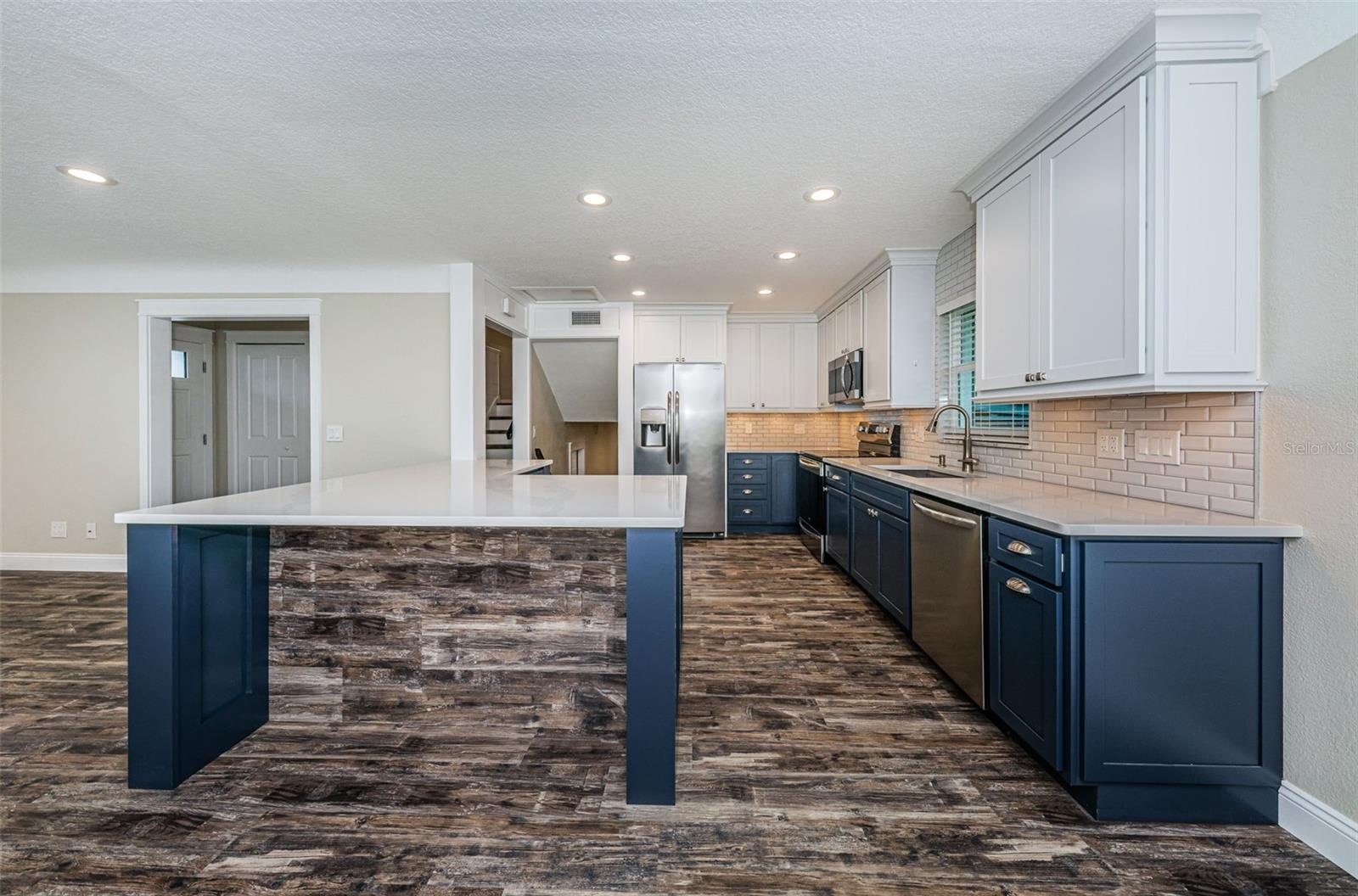 Image 18 of 56 For 13548 Bellewood Avenue