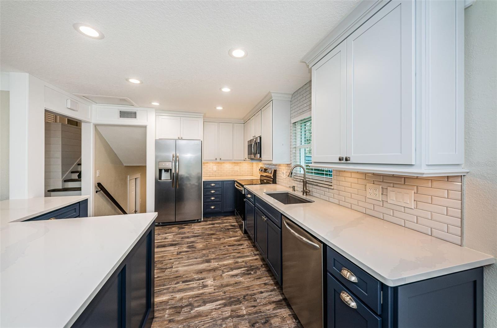 Image 20 of 56 For 13548 Bellewood Avenue