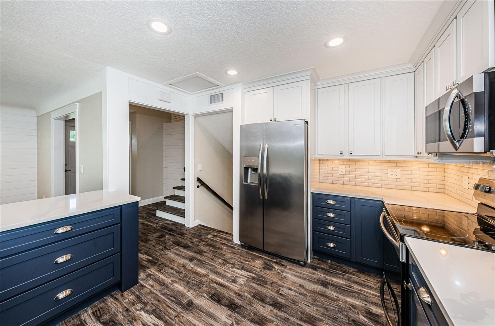 Image 21 of 56 For 13548 Bellewood Avenue