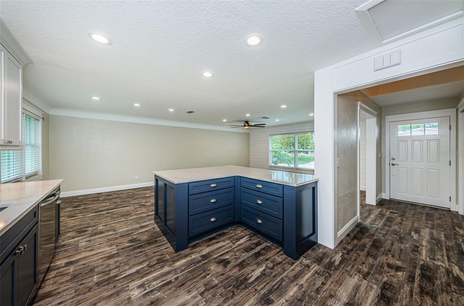 Image 22 of 56 For 13548 Bellewood Avenue