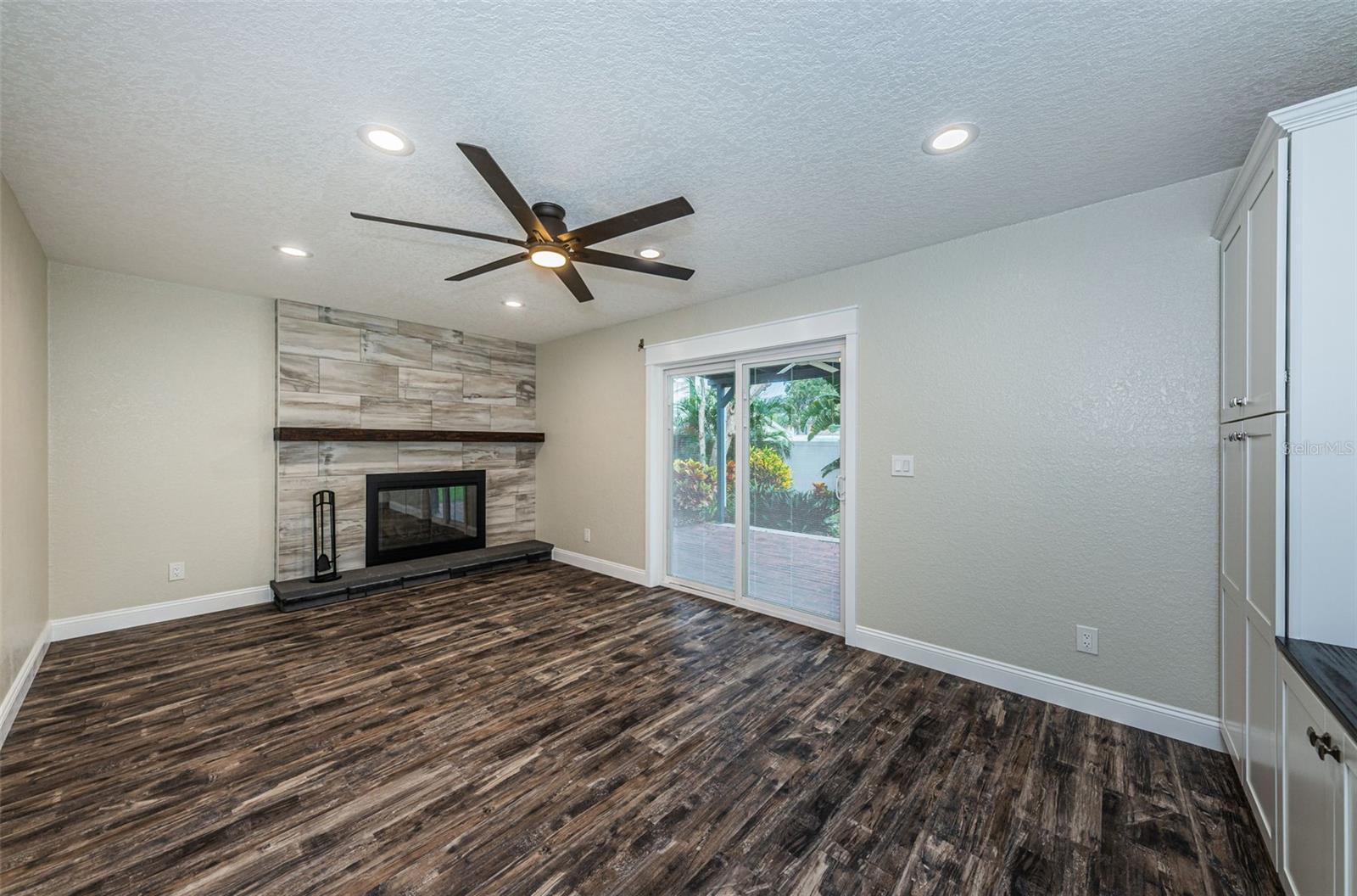 Image 24 of 56 For 13548 Bellewood Avenue