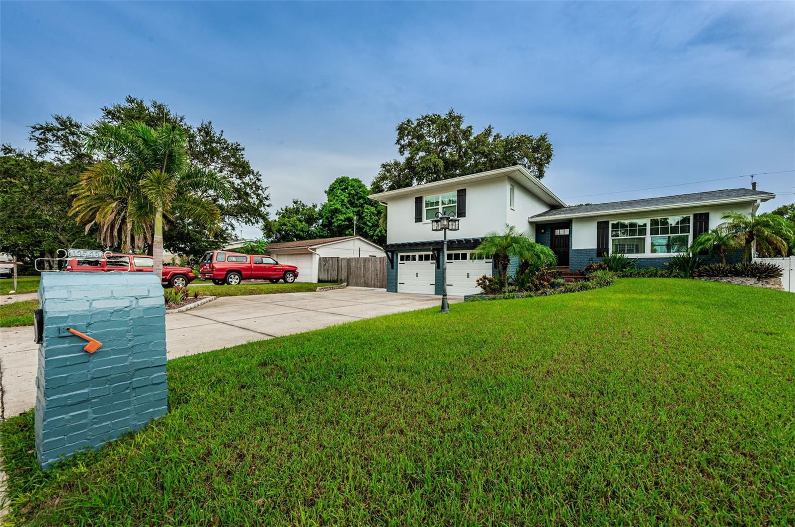 Image 3 of 56 For 13548 Bellewood Avenue