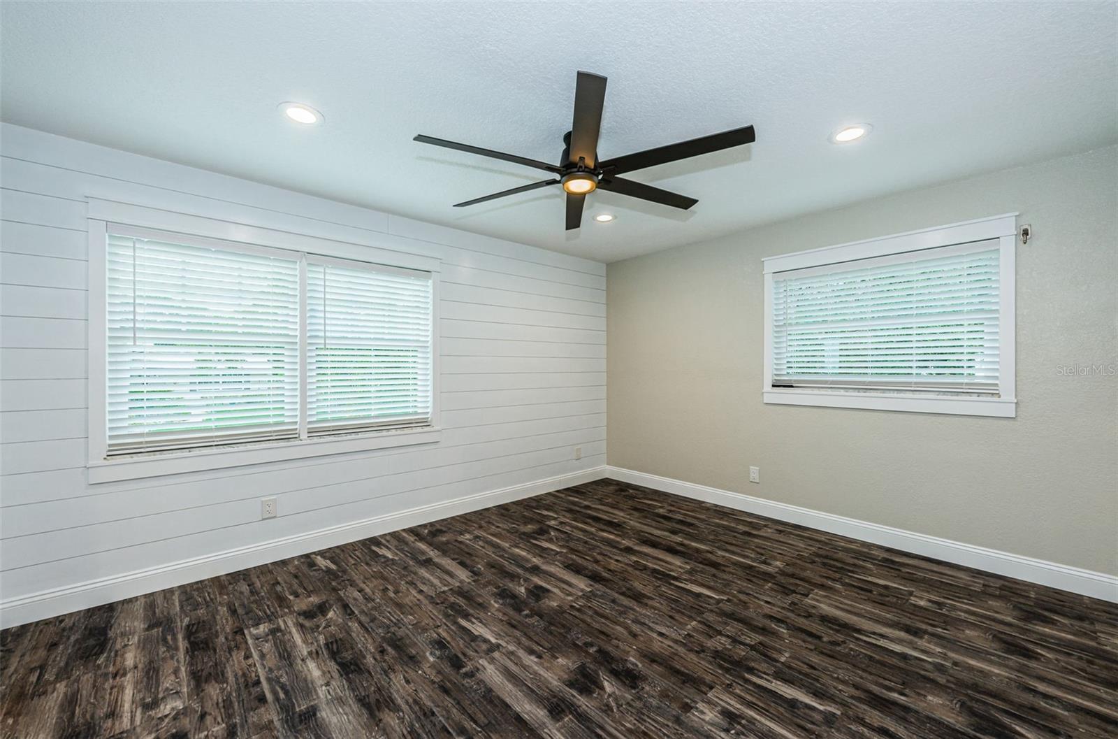 Image 31 of 56 For 13548 Bellewood Avenue