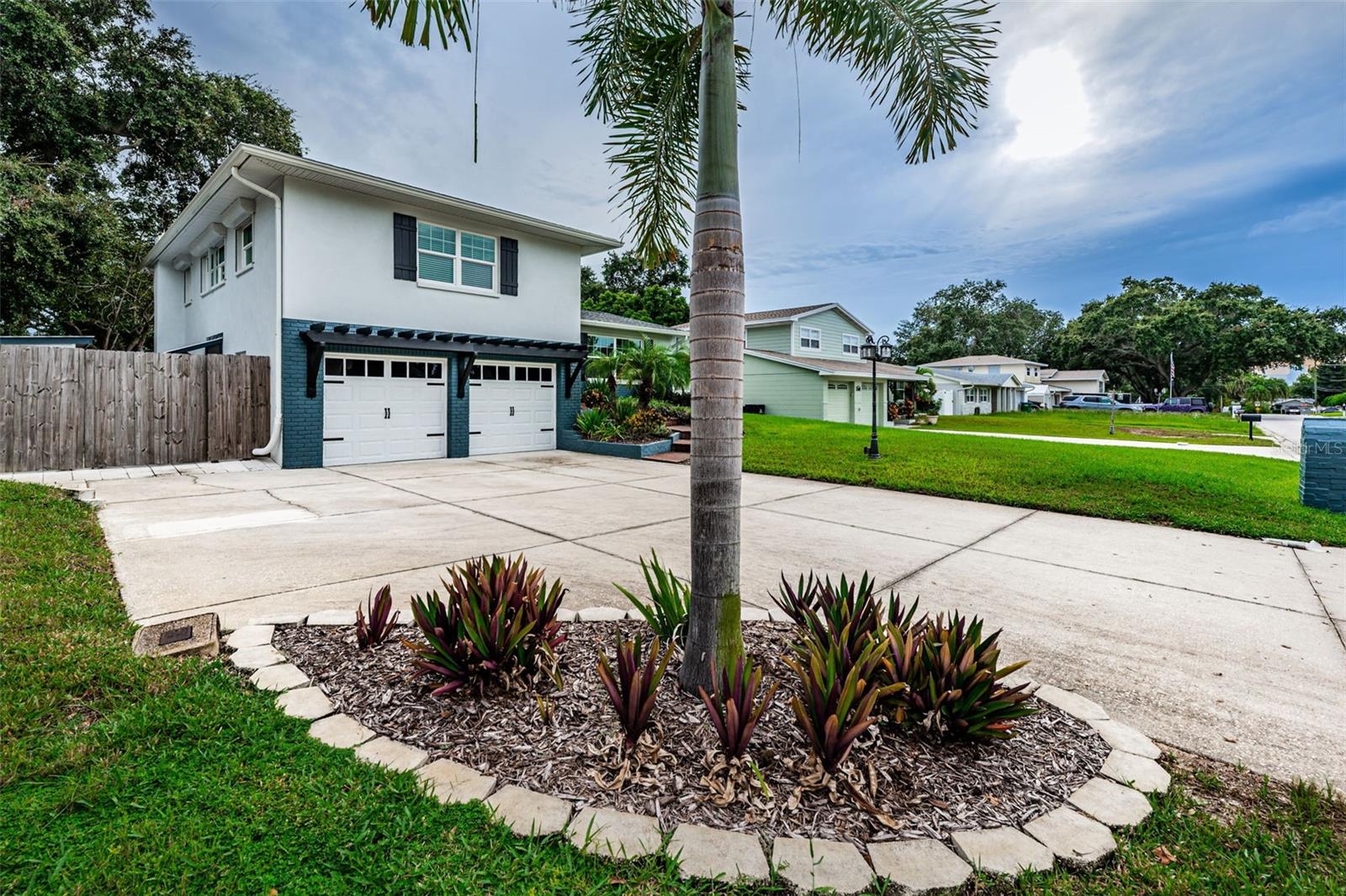 Image 4 of 56 For 13548 Bellewood Avenue