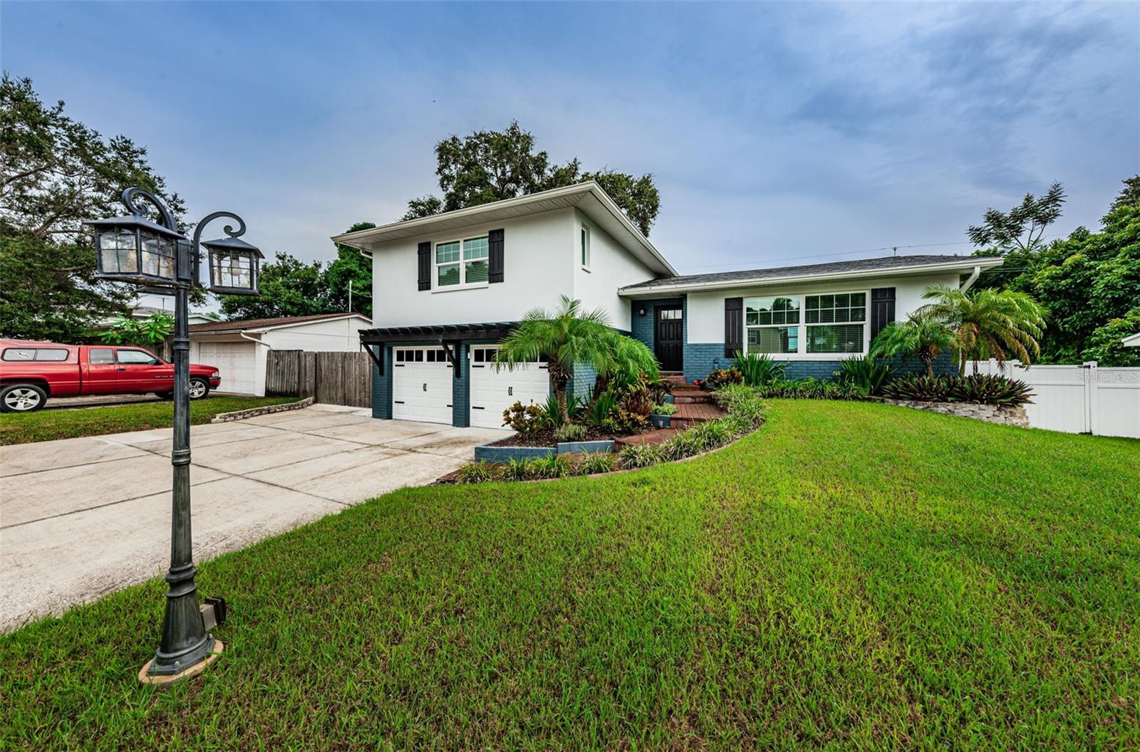 Image 5 of 56 For 13548 Bellewood Avenue