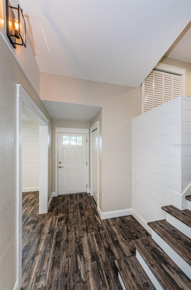 Image 9 of 56 For 13548 Bellewood Avenue