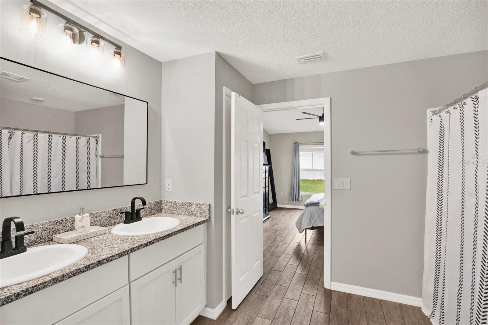 Image 22 of 31 For 13111 Fruitville Way
