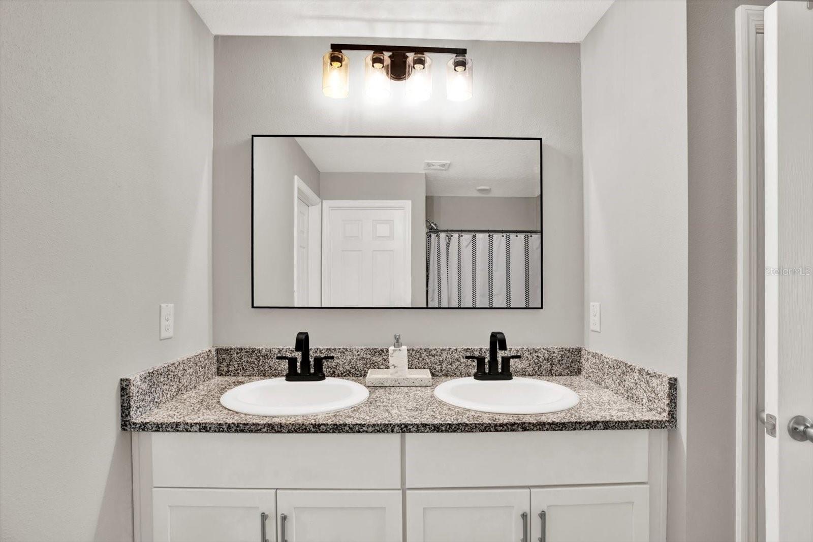 Image 23 of 31 For 13111 Fruitville Way