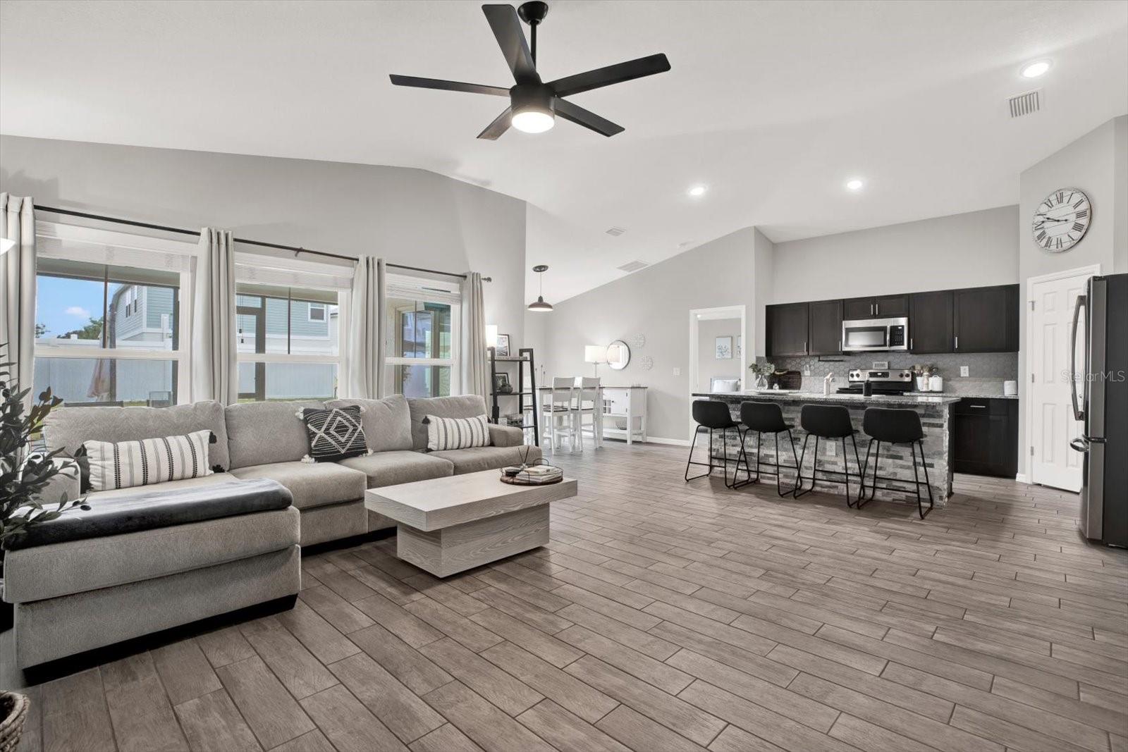 Image 6 of 31 For 13111 Fruitville Way