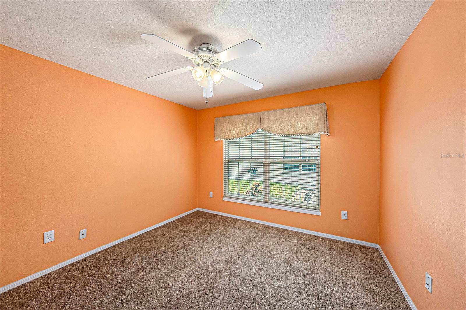 Image 16 of 27 For 1914 Sassafras Drive