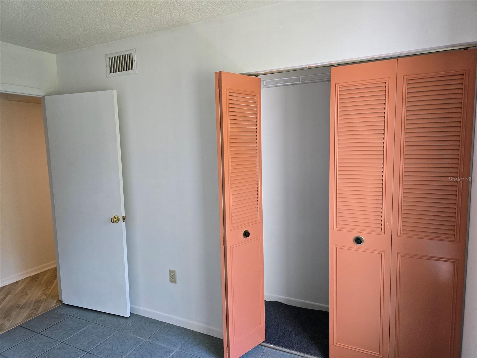 Image 16 of 32 For 1281 Pine Ridge Circle E B1