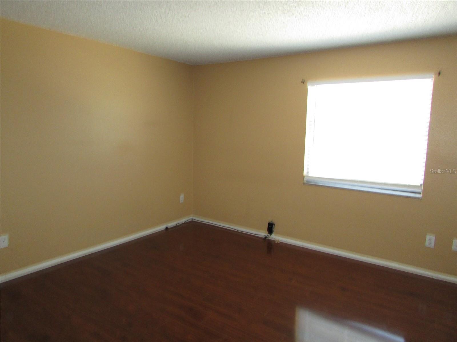 Image 14 of 26 For 10049 Lake Oak Circle