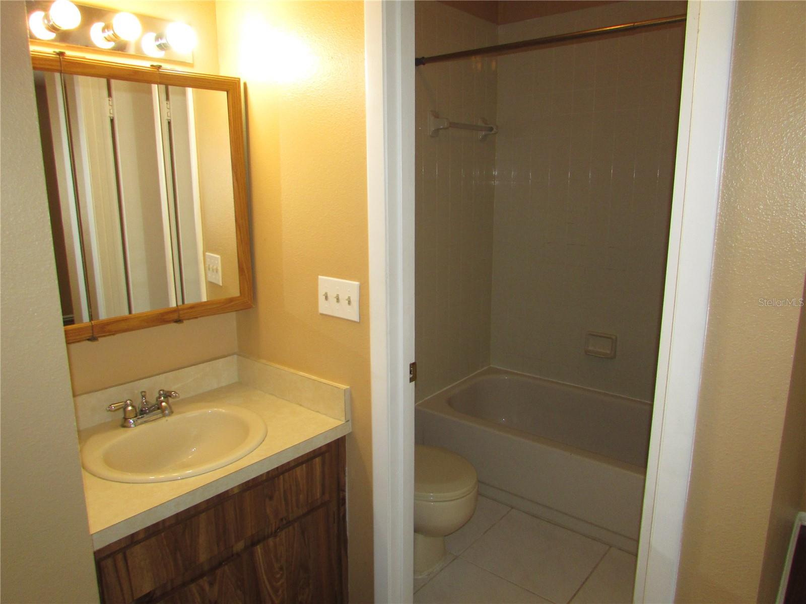 Image 17 of 26 For 10049 Lake Oak Circle