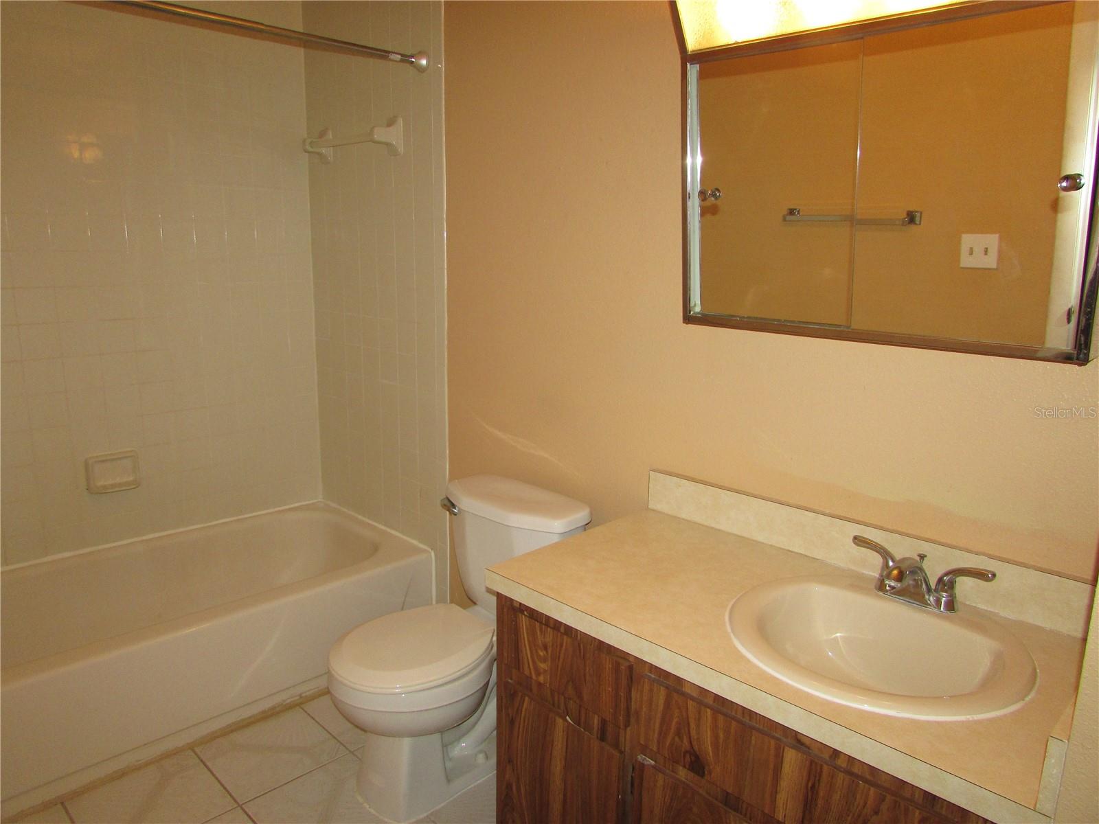 Image 18 of 26 For 10049 Lake Oak Circle