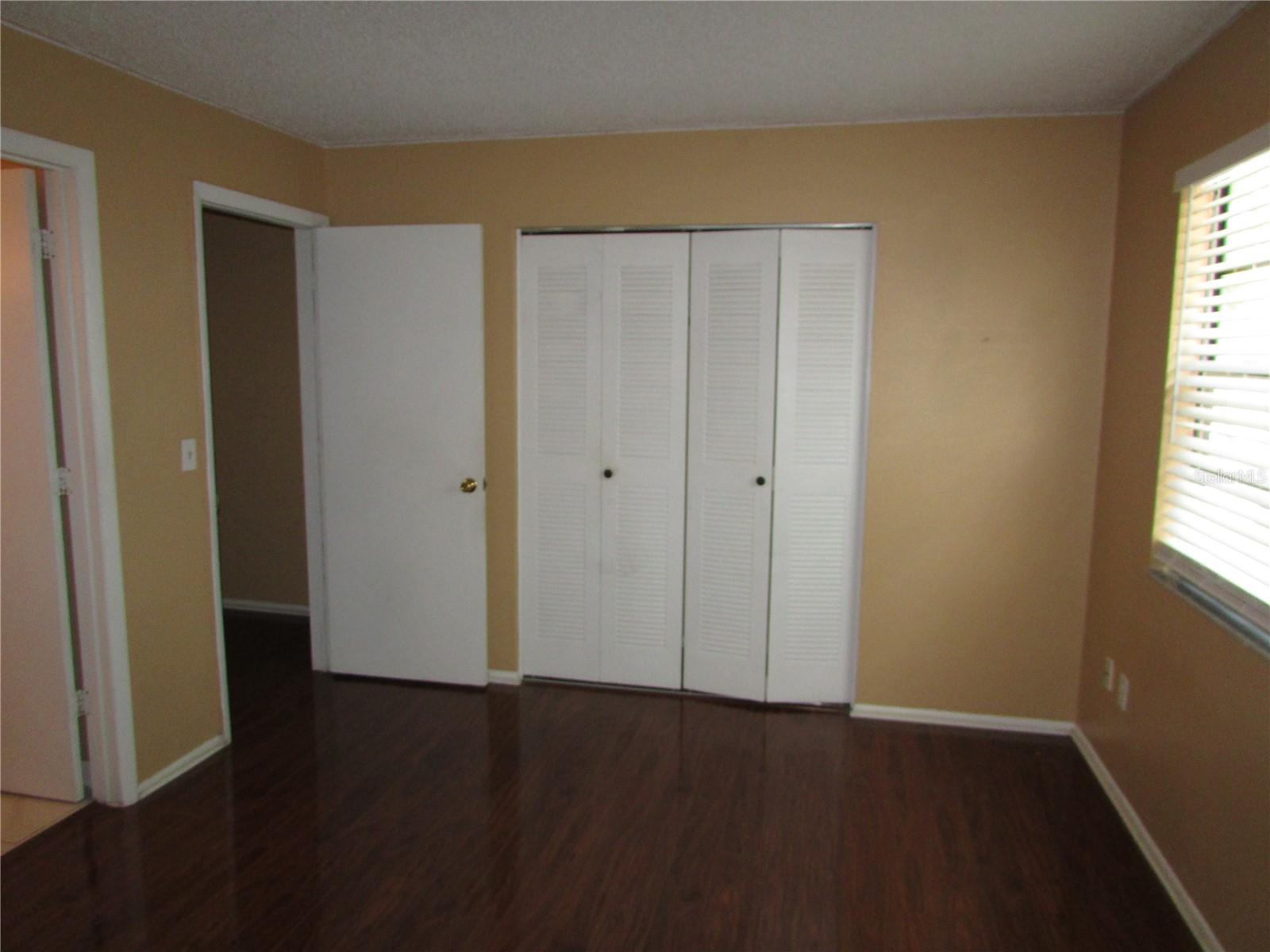 Image 19 of 26 For 10049 Lake Oak Circle