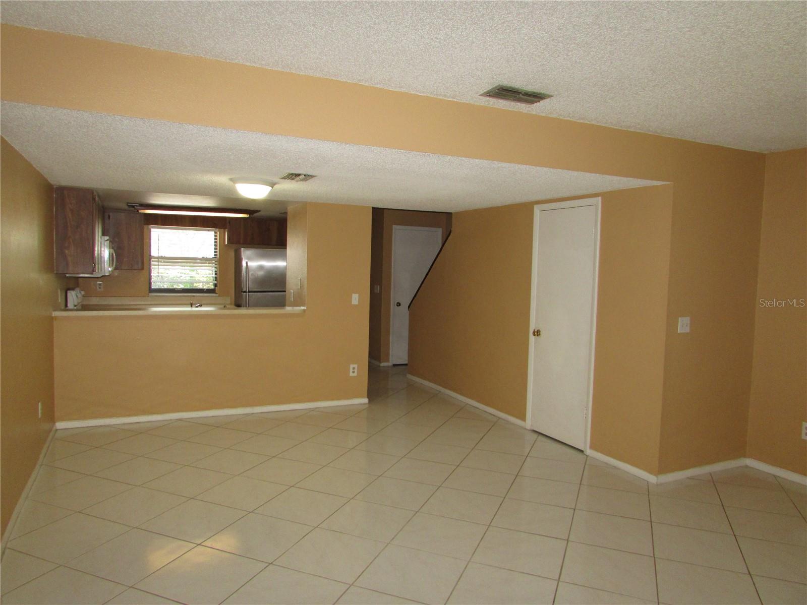 Image 5 of 26 For 10049 Lake Oak Circle