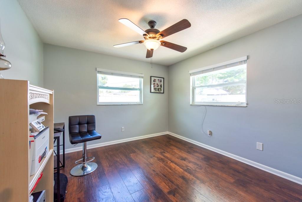 Listing photo id 20 for 11398 88th Avenue