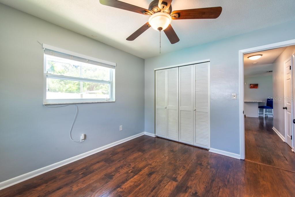 Listing photo id 22 for 11398 88th Avenue