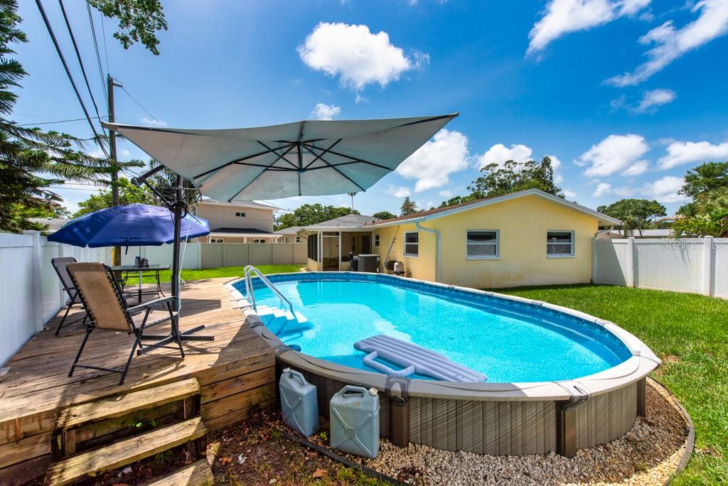 Listing photo id 40 for 11398 88th Avenue