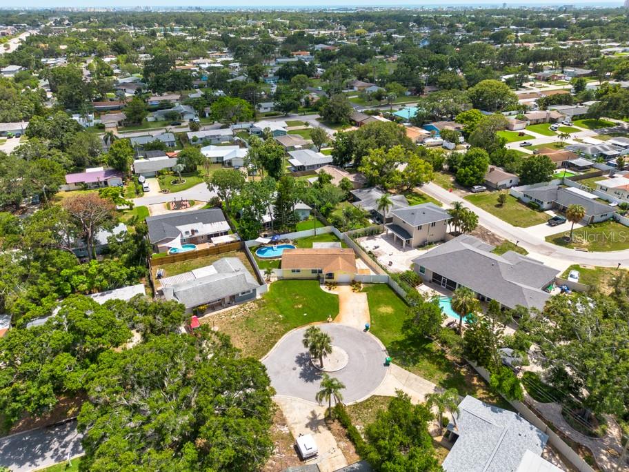 Listing photo id 46 for 11398 88th Avenue