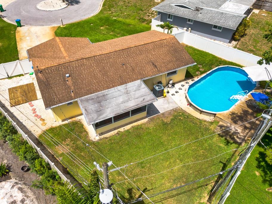 Listing photo id 51 for 11398 88th Avenue