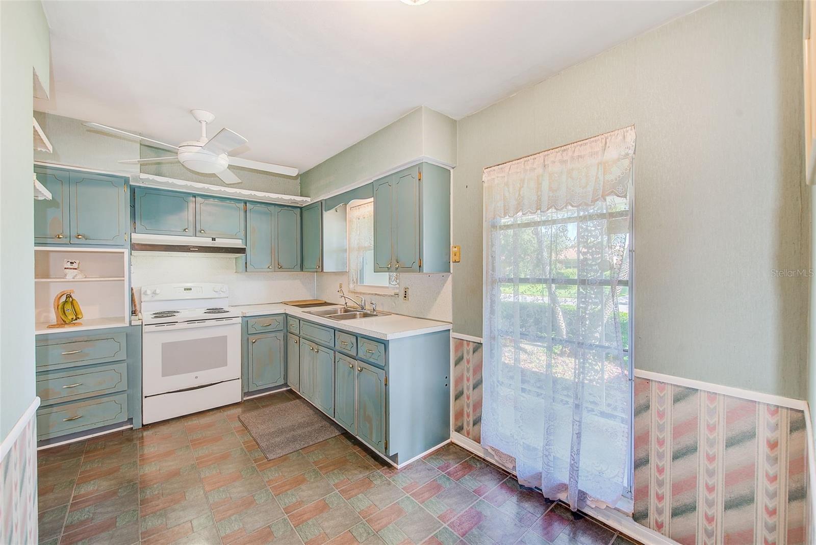 Image 13 of 45 For 11082 90th Terrace