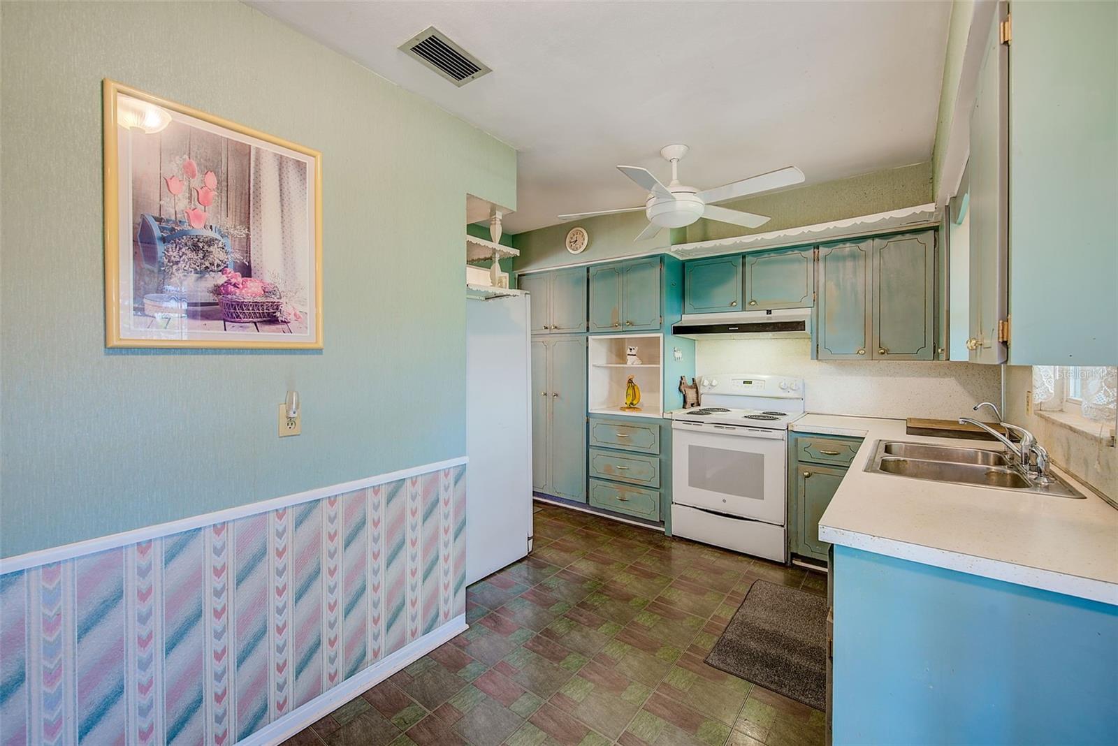 Image 15 of 45 For 11082 90th Terrace