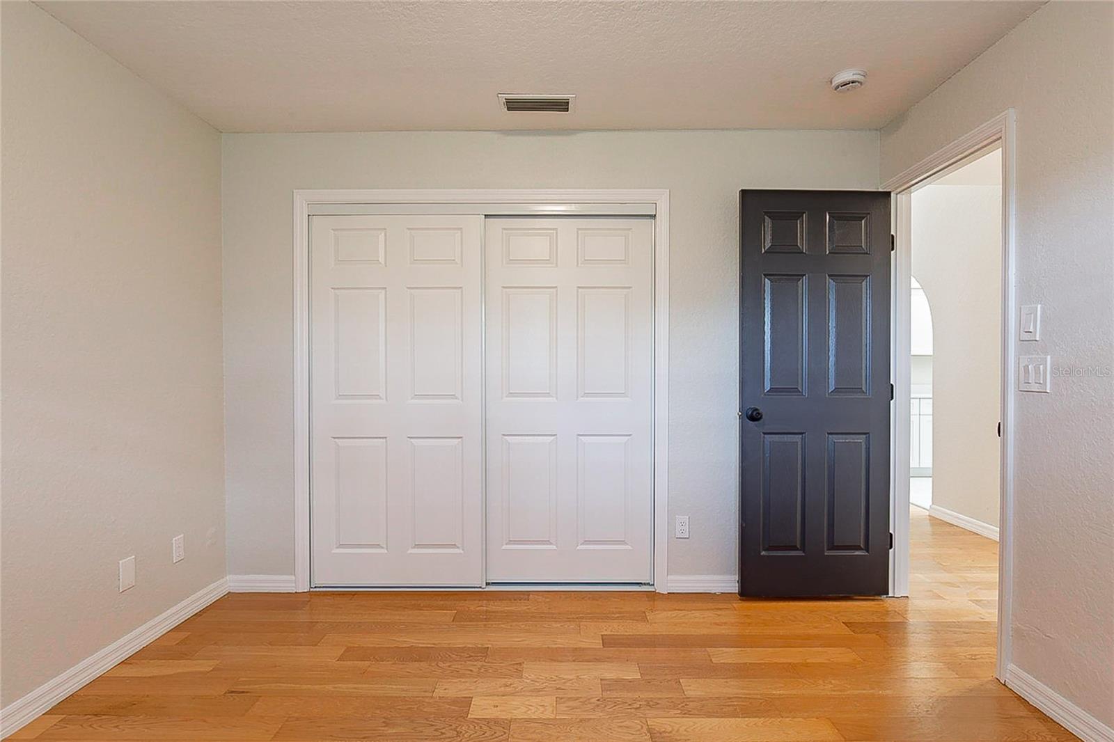 Image 19 of 26 For 6123 India Drive