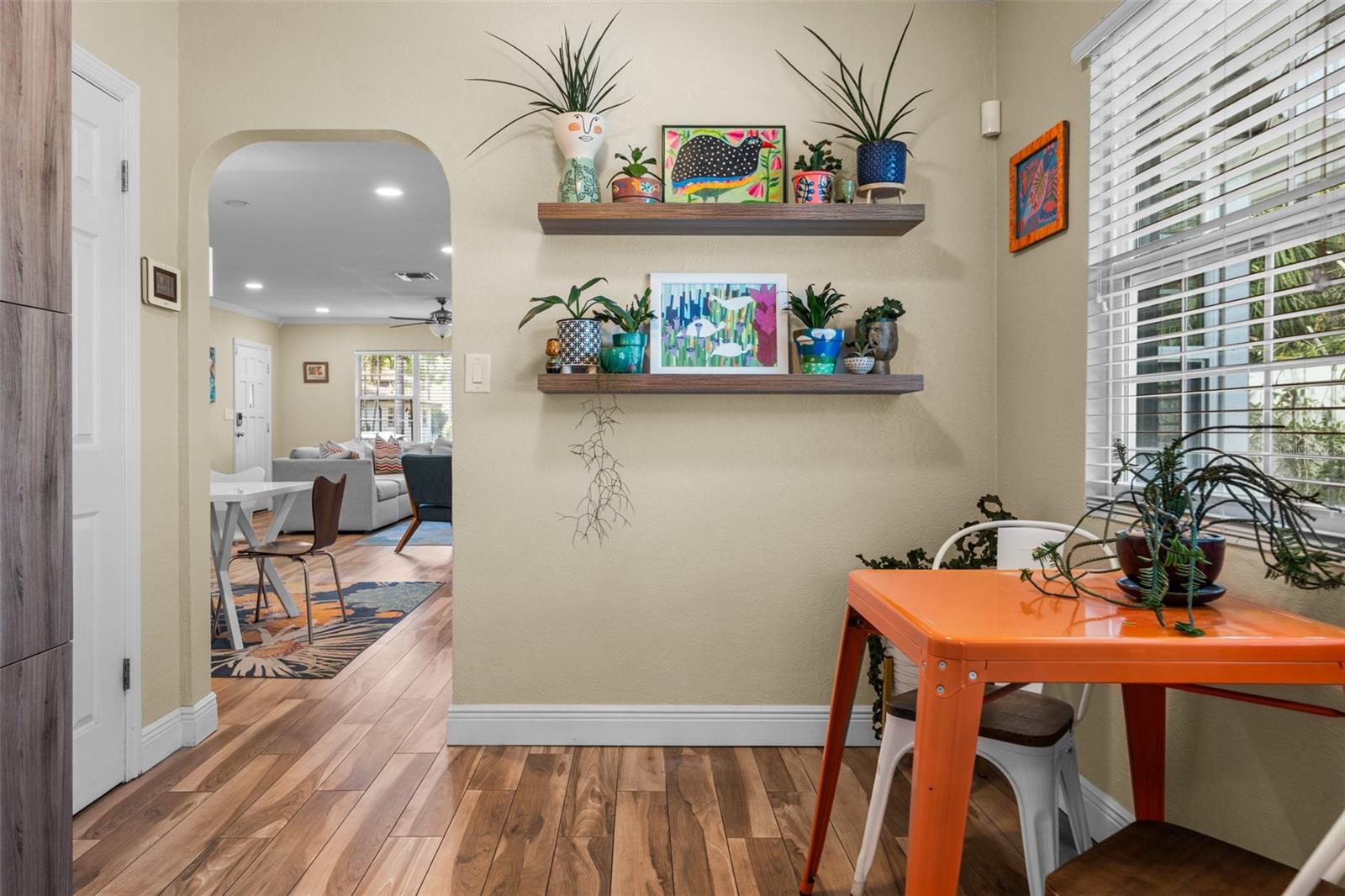 Listing photo id 21 for 1080 16th Avenue N